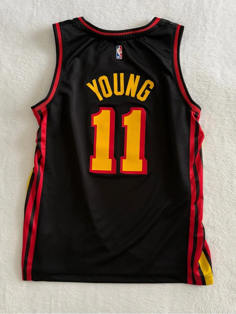 Fanatics NBA Atlanta Hawks Trae Young #11 Basketball Jersey Youth Large
